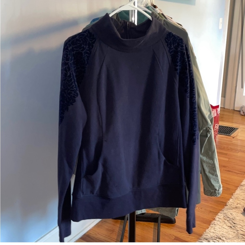 Lululemon pullover scuba